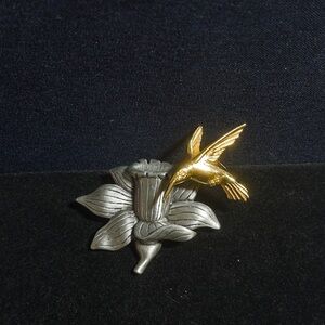 JJ’s Hummingbird Flower Brooch